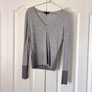 Rag and Bone, Merino Wool, two-tone grey V-neck. XS